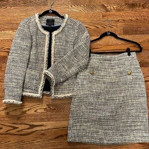 Size 6 J Crew Suit Italian Fabric Di Carmigrano Blue Tweed Suit w button detail